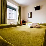 Гостевой дом Residencial Do Areeiro Лиссабон