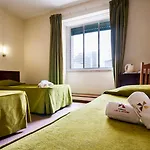 Residencial Do Areeiro Гостевой дом 2*