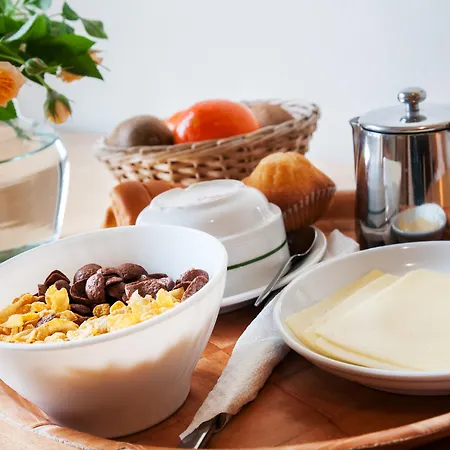 Casa de hóspedes Residencial Do Areeiro 2*